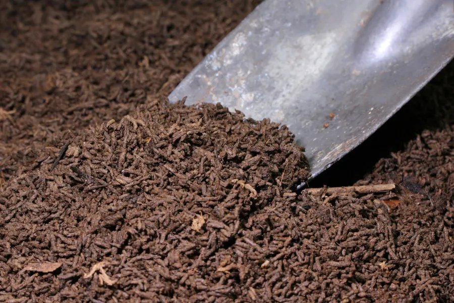 how to use worm castings