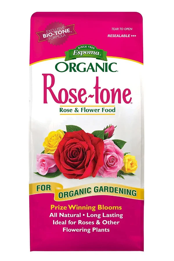 fertilize rose bushes 